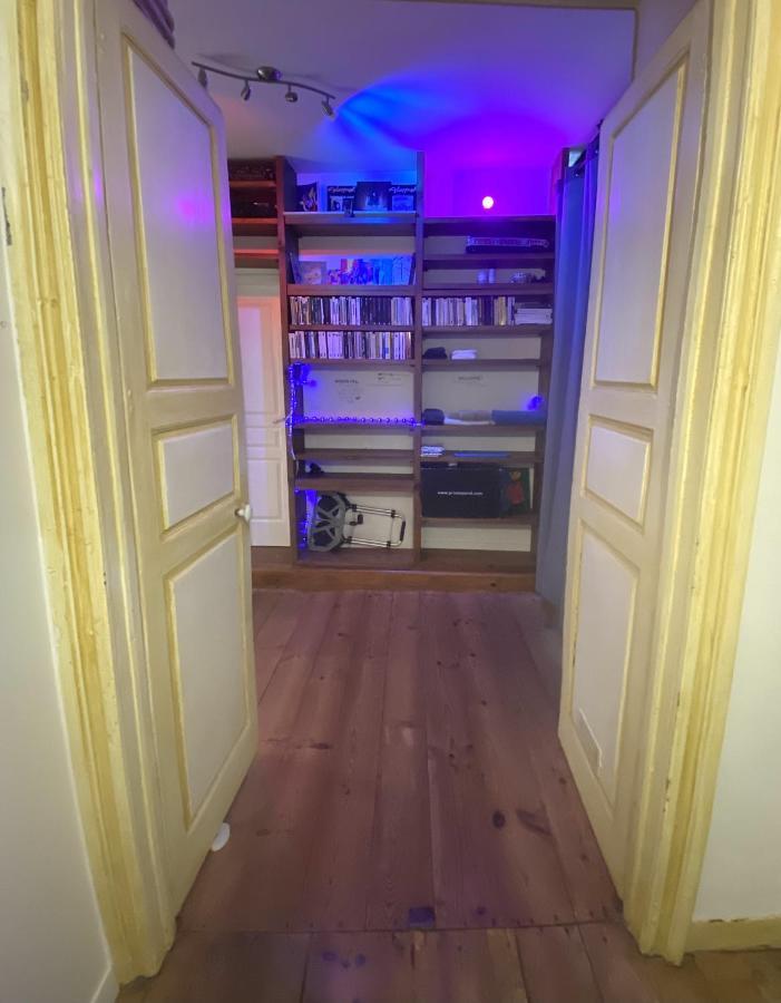 Floydroom'S Pau Chambre Hotes Dans Appartement Partage Proche Chateau Екстериор снимка
