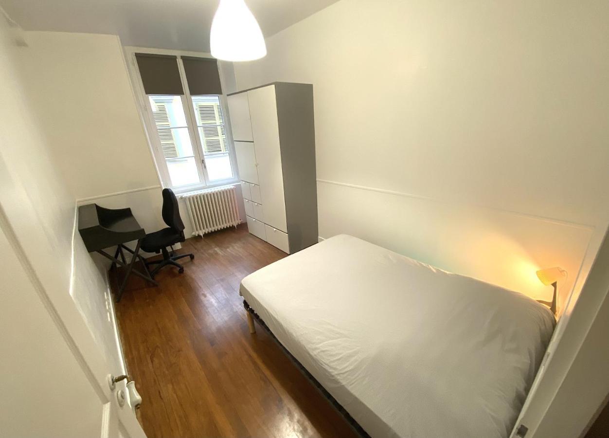 Floydroom'S Pau Chambre Hotes Dans Appartement Partage Proche Chateau Екстериор снимка